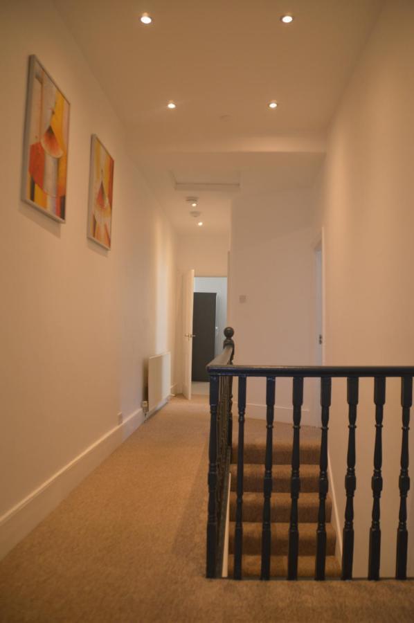 Two Bedroom Apartment In London Exterior photo